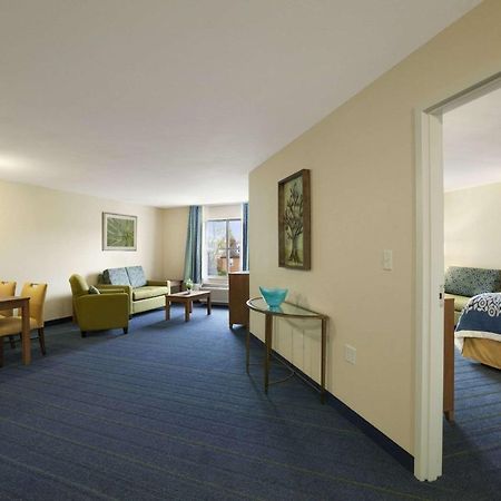 Days Inn & Suites By Wyndham Altoona Esterno foto