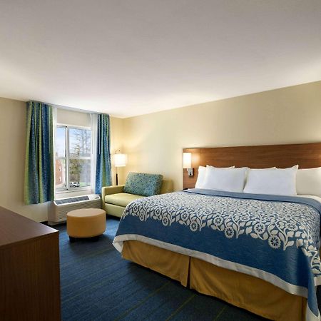 Days Inn & Suites By Wyndham Altoona Esterno foto
