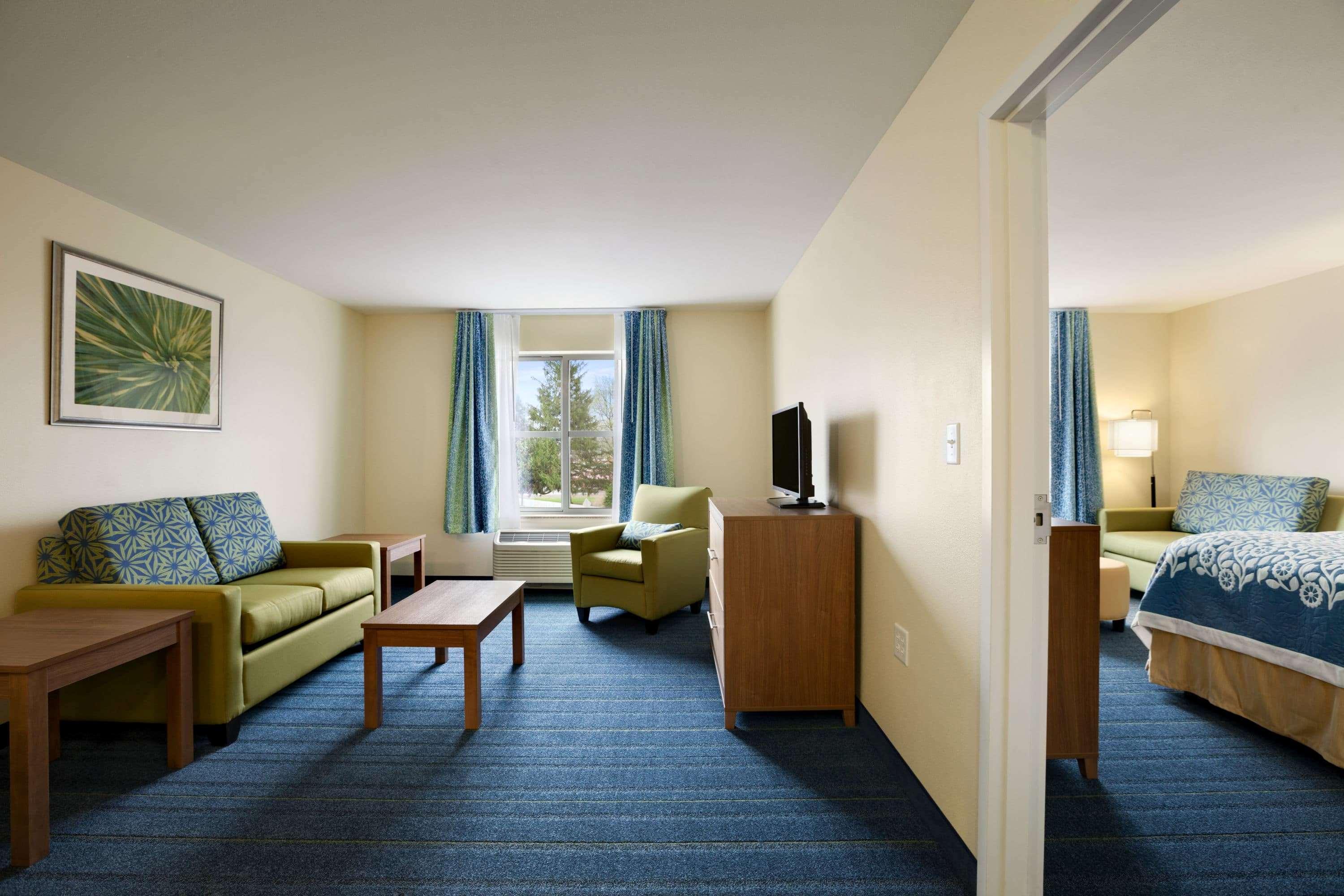 Days Inn & Suites By Wyndham Altoona Esterno foto