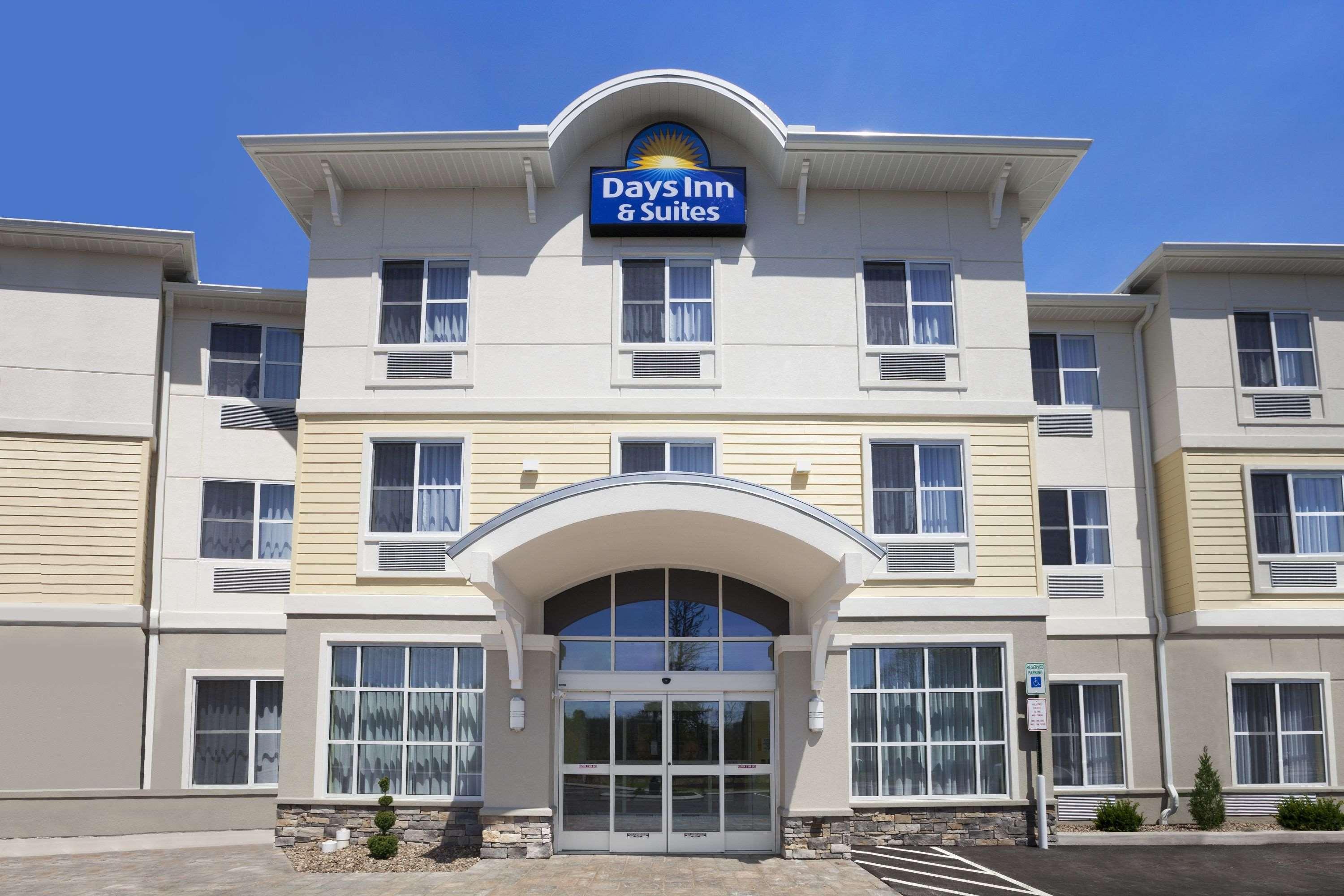 Days Inn & Suites By Wyndham Altoona Esterno foto