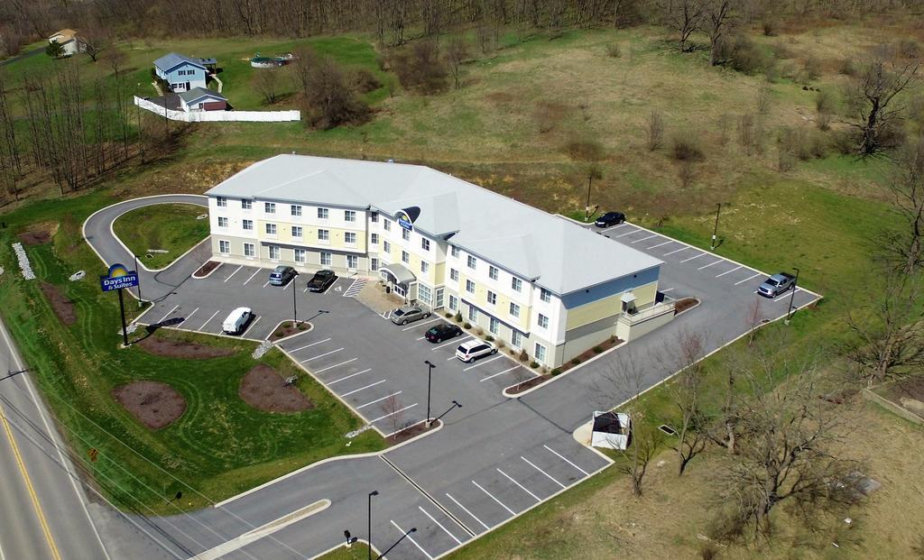 Days Inn & Suites By Wyndham Altoona Esterno foto