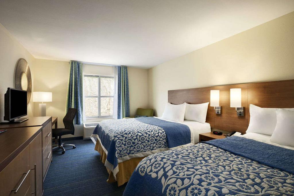 Days Inn & Suites By Wyndham Altoona Esterno foto